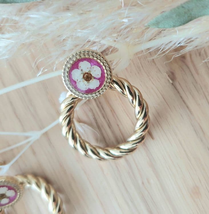 Boucles d'oreilles anneau tressé spirée rose
