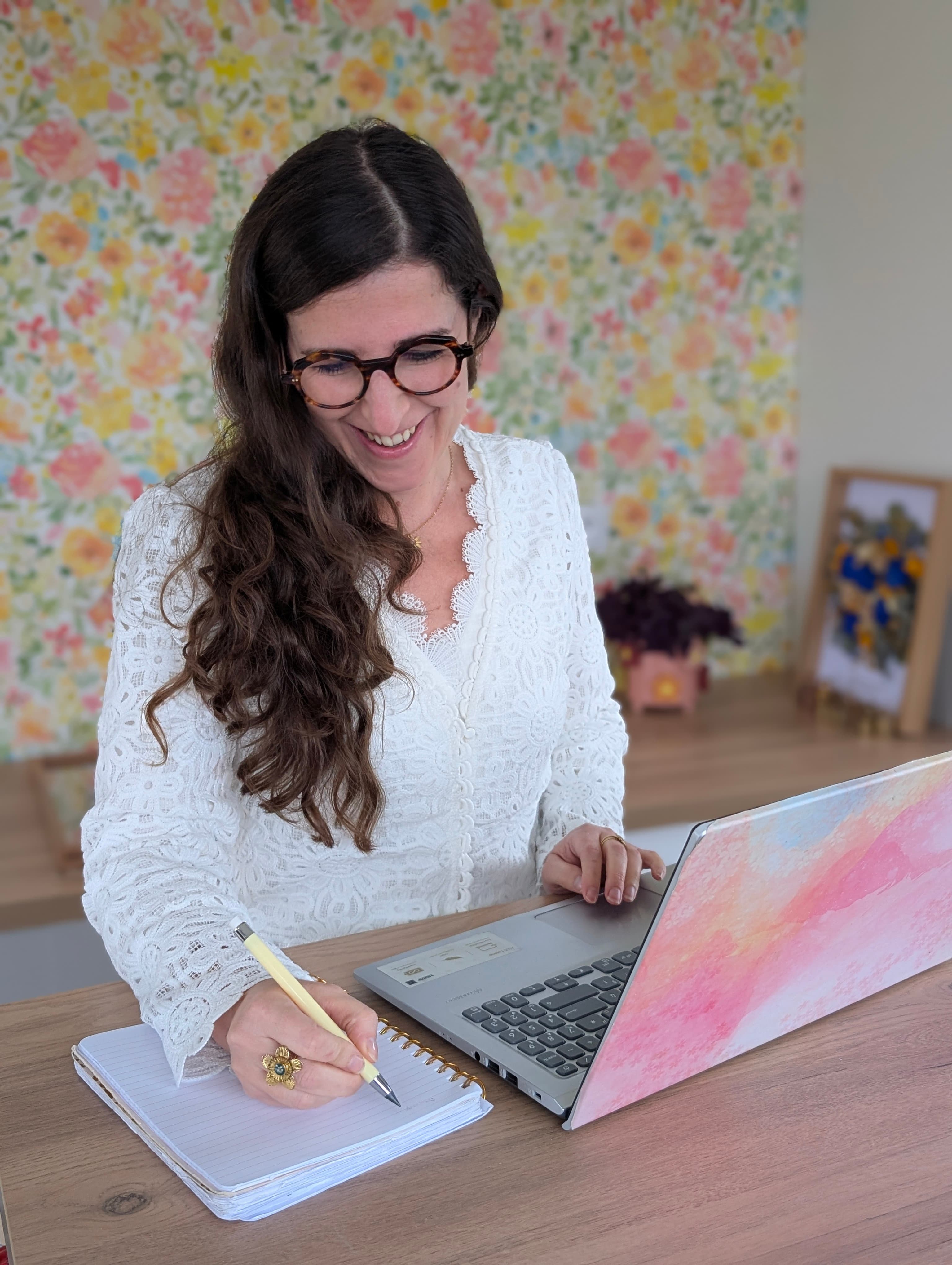 Blandine à son bureau